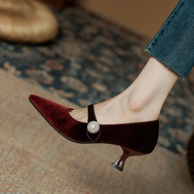 Wine Red Pointed Toe Mary Jane - Womens Heels recension och pris